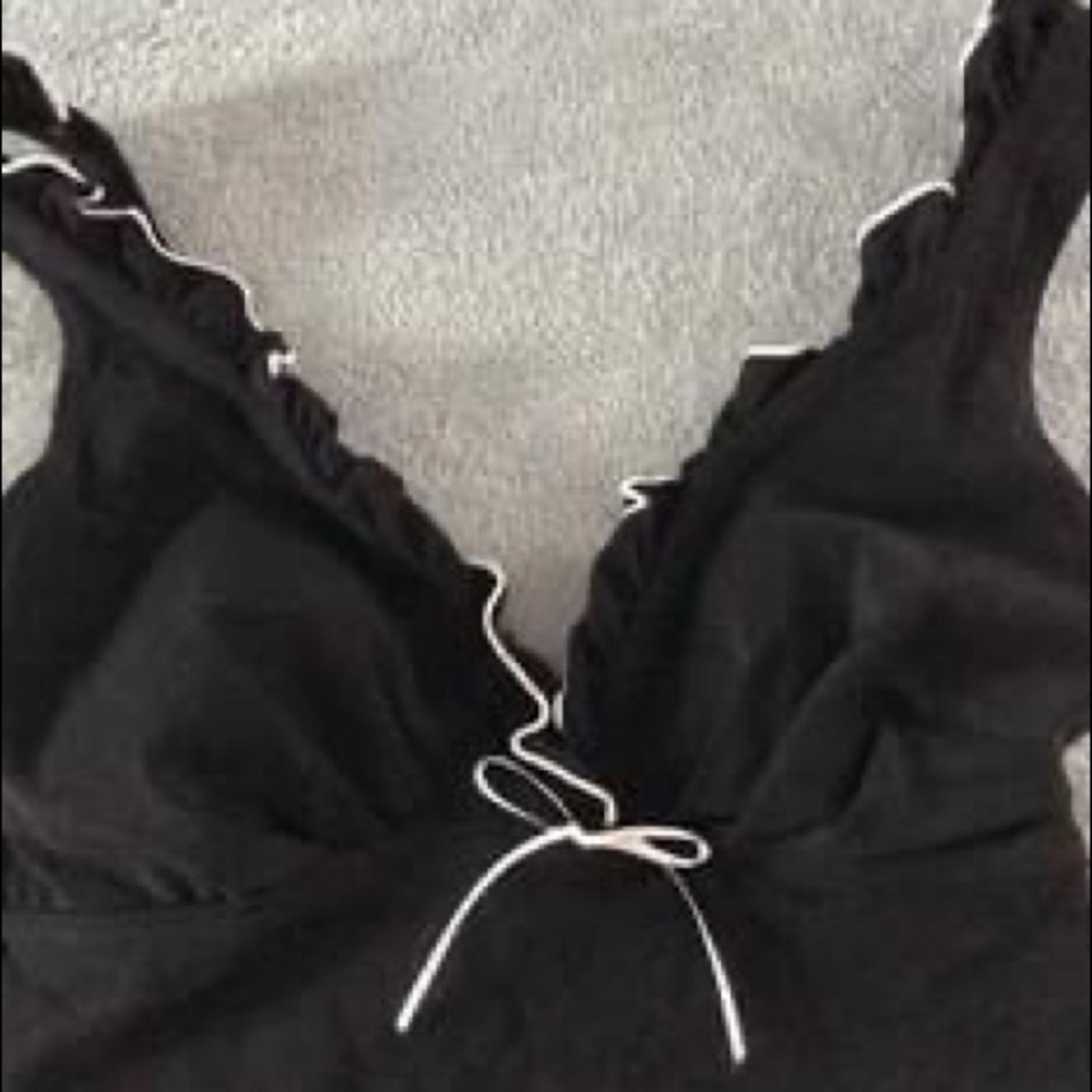 Like new Liz Claiborne sz 8 swimsuit